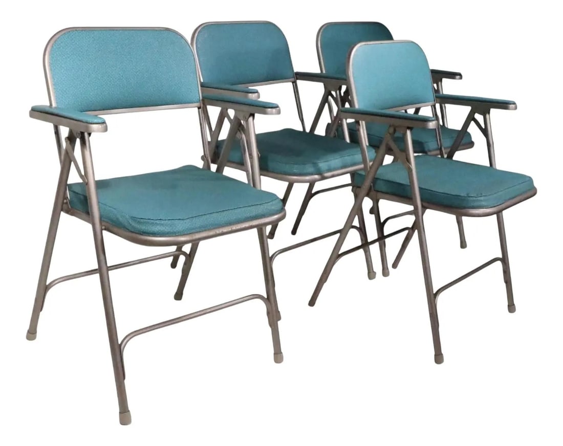Rare Set of 4 Mid Century Samsonite Celebrity Folding Chairs: Rare Set of 4 Mid Century Samsonite Celebrity Folding Chairs This set of four Mid Century folding chairs, part of the iconic Celebrity series by Samsonite, showcases a striking Industrial style. Each 