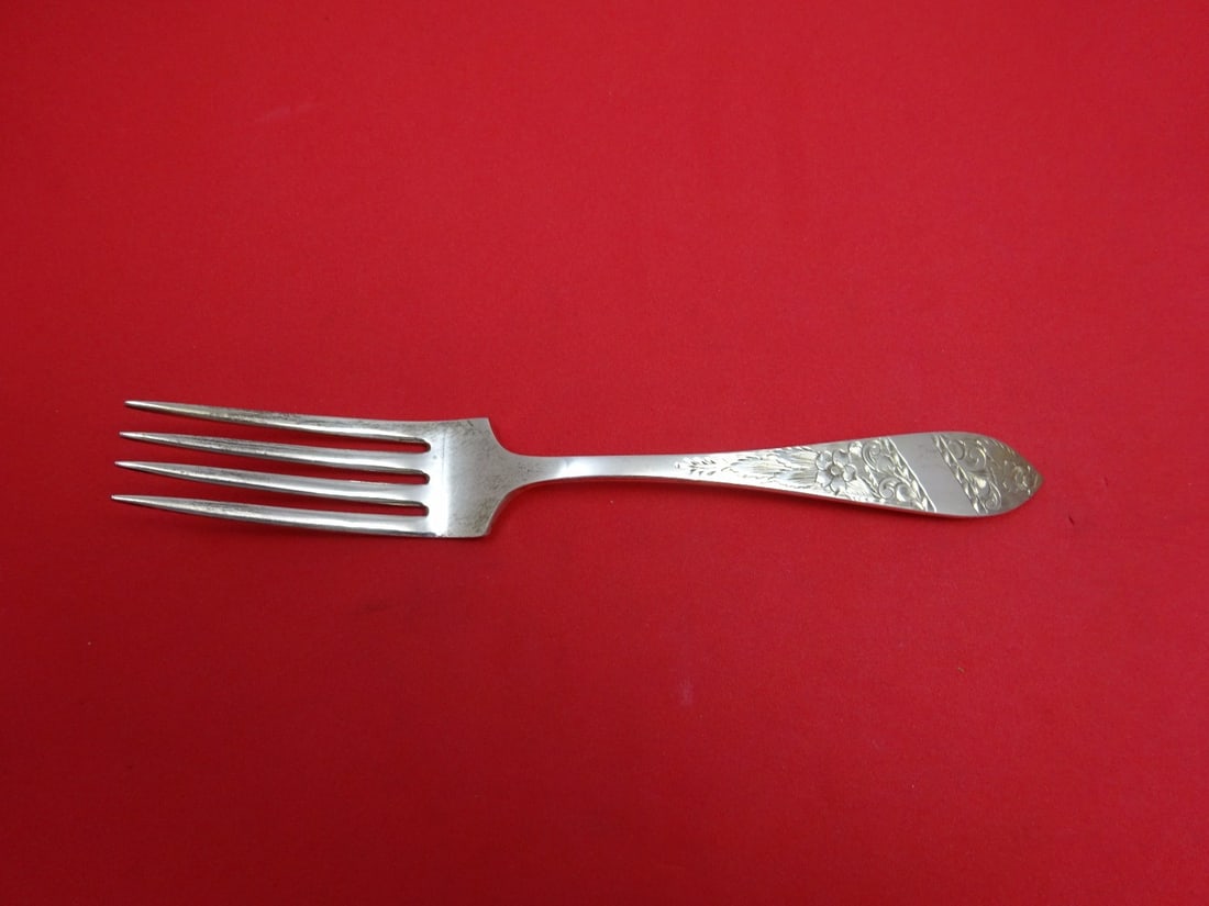 Schofield Frabee Sterling Silver Dinner Fork 7.5 Inch: Schofield Frabee Sterling Silver Dinner Fork 7.5 Inch This exquisite dinner fork features the elegant Frabee pattern by Schofield, crafted from high-quality sterling silver. With a length of 7 1/2 inc