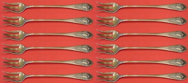 Lunt Mount Vernon Sterling Silver Cocktail Fork Set of 12 6 Inch: Lunt Mount Vernon Sterling Silver Cocktail Fork Set of 12 6 Inch Elevate your dining experience with this exquisite set of 12 cocktail forks from the Mount Vernon pattern by Lunt. Each fork measures 6