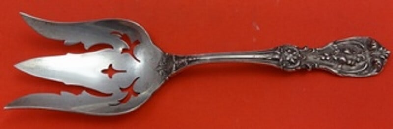 Reed and Barton Francis I Sterling Silver Salad Serving Fork 8 Rare Design: Reed and Barton Francis I Sterling Silver Salad Serving Fork 8 Rare Design This exquisite salad serving fork is part of the renowned Francis I pattern by Reed and Barton, crafted from solid sterling s