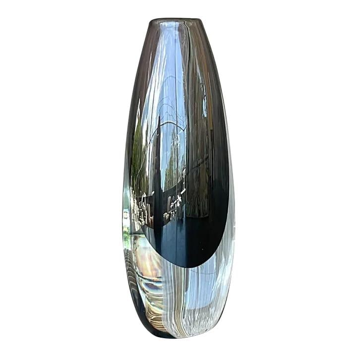 Vintage Boho Signed Art Glass Vase Charcoal 9.5 Inch: Vintage Boho Signed Art Glass Vase Charcoal 9.5 Inch Elevate your decor with this Vintage Boho Signed Art Glass Vase. Showcasing vibrant hues and a unique design, this vase captures the essence of boh