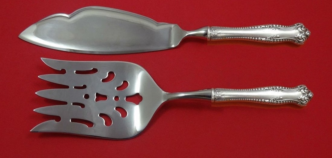 Towle Canterbury Sterling Silver Fish Serving Set 2 Piece Custom Made: Towle Canterbury Sterling Silver Fish Serving Set 2 Piece Custom Made Enhance your dining experience with the Canterbury Fish Serving Set by Towle, crafted in post-1940 sterling silver. This exquisite