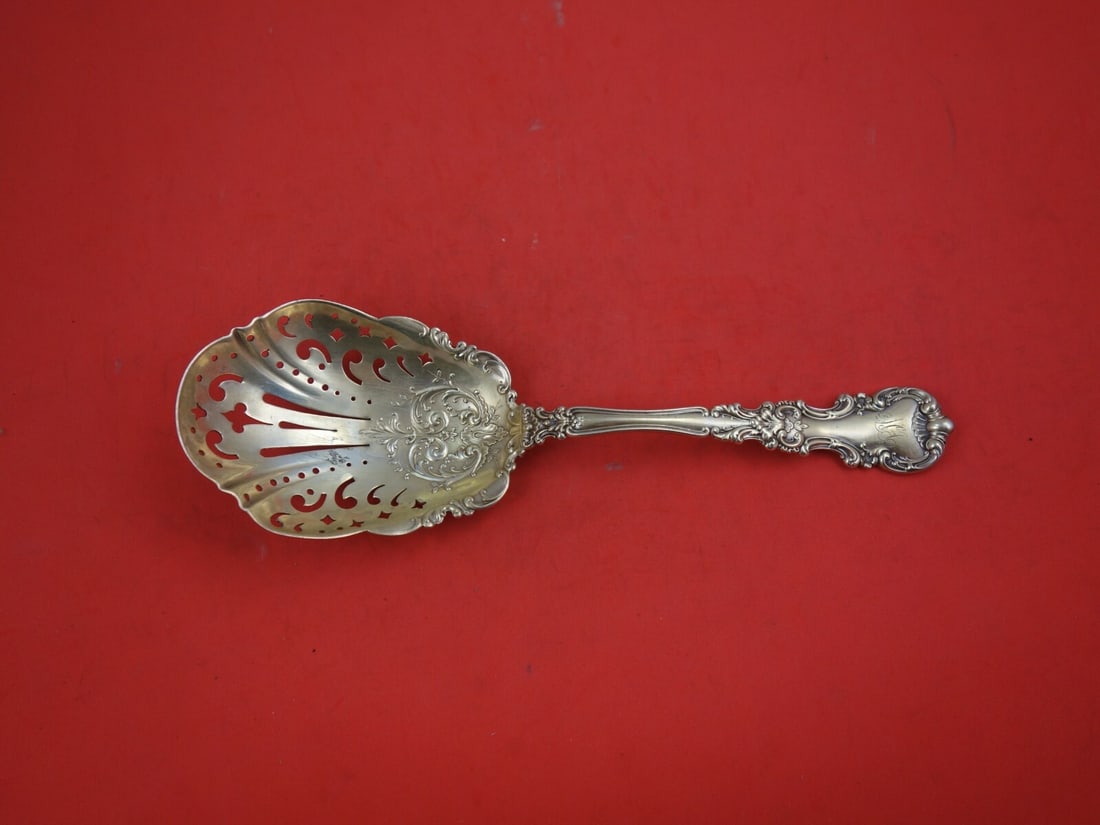 International Silver Avalon Sterling Silver Pierced Ice Spoon 9 1/8": International Silver Avalon Sterling Silver Pierced Ice Spoon 9 1/8" This exquisite Avalon ice spoon, crafted by International Sterling, showcases a beautiful pierced design, measuring 9 1/8 inches. M