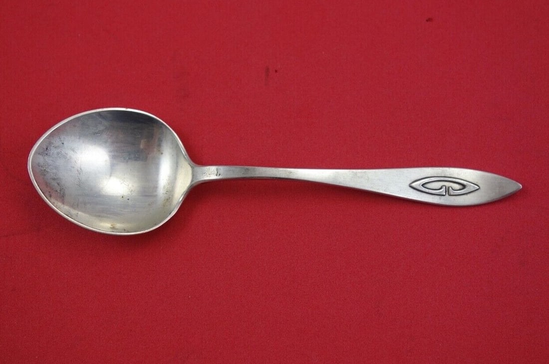 Shreve Buckingham Narrow Sterling Silver Soup Spoon Mono C 5 1/4": Shreve Buckingham Narrow Sterling Silver Soup Spoon Mono C 5 1/4" Discover a stunning Sterling Silver Bouillon Soup Spoon from the Buckingham Narrow pattern by Shreve. This exquisite piece, measuring 