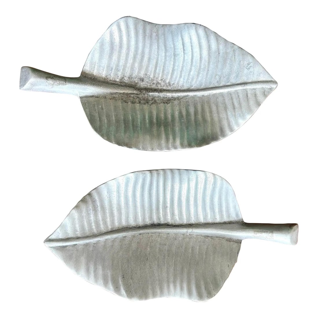 Maitland-Smith Vintage Silver Leaf Plates Set of 2 Decorative Dishes: Maitland-Smith Vintage Silver Leaf Plates Set of 2 Decorative Dishes This set of two vintage sculptural dishes, designed by Maitland-Smith, features a stunning silver leaf motif. Crafted from a silver