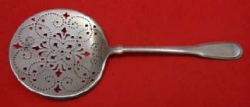 Tiffany Hamilton Gramercy Sterling Silver Tomato Server 7 7/8": Tiffany Hamilton Gramercy Sterling Silver Tomato Server 7 7/8" This exquisite tomato server, crafted by Tiffany & Co., showcases the elegant Hamilton, also known as Gramercy pattern. Made from high-qu