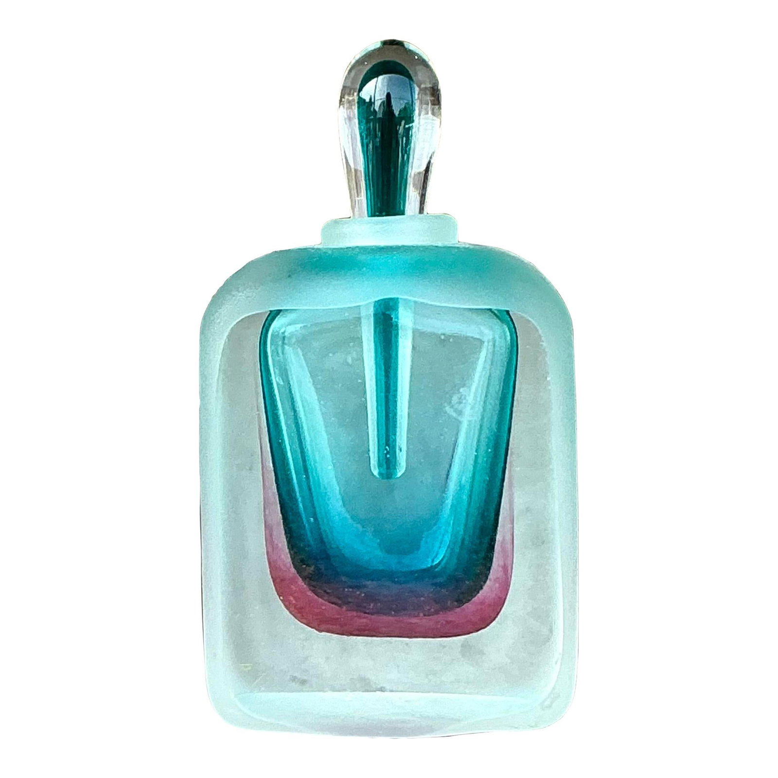 Vintage Italian Murano Glass Ombre Bottle 5 inches Turquoise: Vintage Italian Murano Glass Ombre Bottle 5 inches Turquoise Enhance your home decor with this Vintage Italian Ombre Glass Bottle, inspired by the renowned craftsmanship of Murano. This exquisite piec