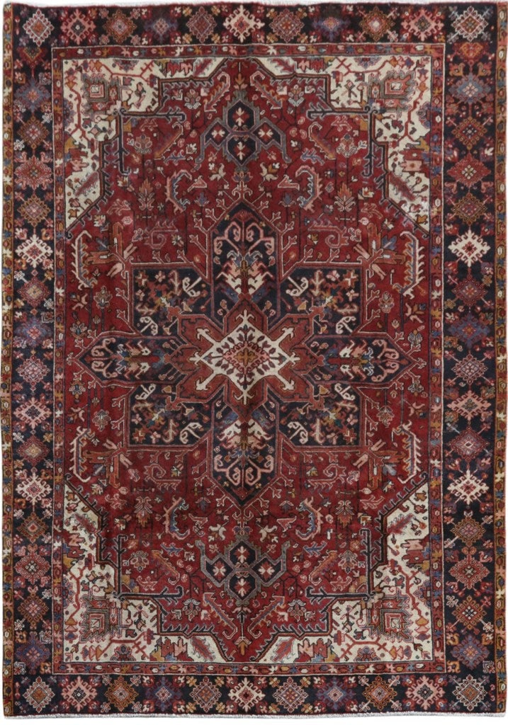 Handcrafted 8' x 11' Salmon Red Persian Heriz Rug: Handcrafted 8' x 11' Salmon Red Persian Heriz Rug Free continental US Shipping Discover the elegance of this handcrafted Salmon Red Persian Heriz Rug, measuring 8' x 11'. Created by skilled Persian ar