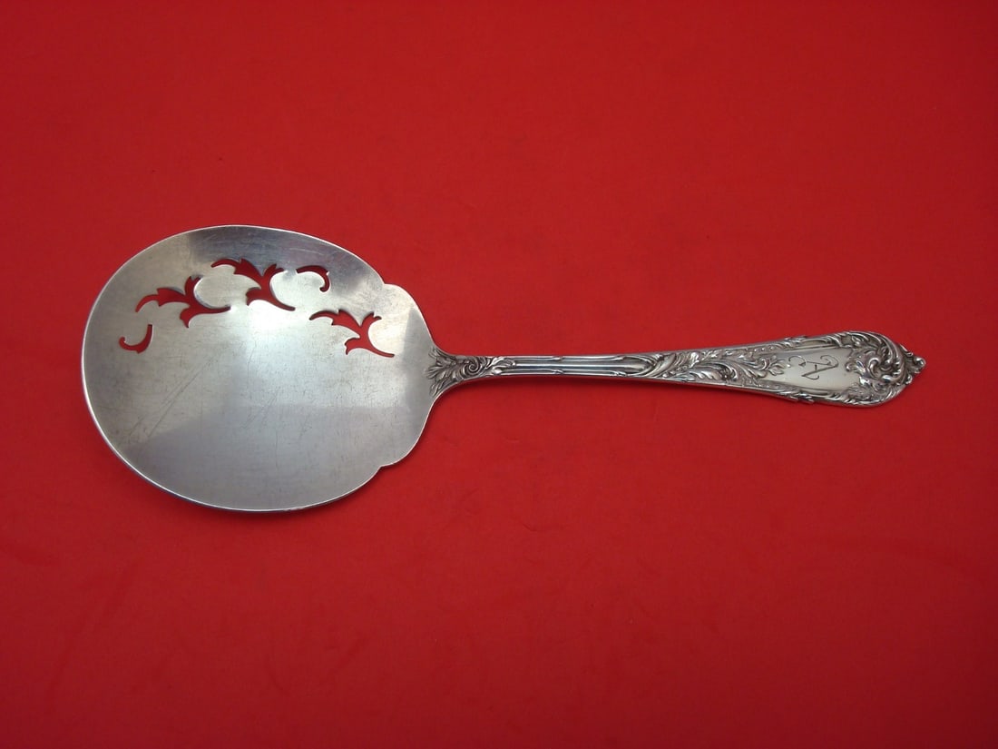 Romaine by Reed & Barton Sterling Silver Tomato Server 8 3/8 inch Monogrammed: Romaine by Reed & Barton Sterling Silver Tomato Server 8 3/8 inch Monogrammed Discover the elegance of the Romaine by Reed & Barton Sterling Silver Tomato Server, measuring 8 3/8 inches. This exquisit