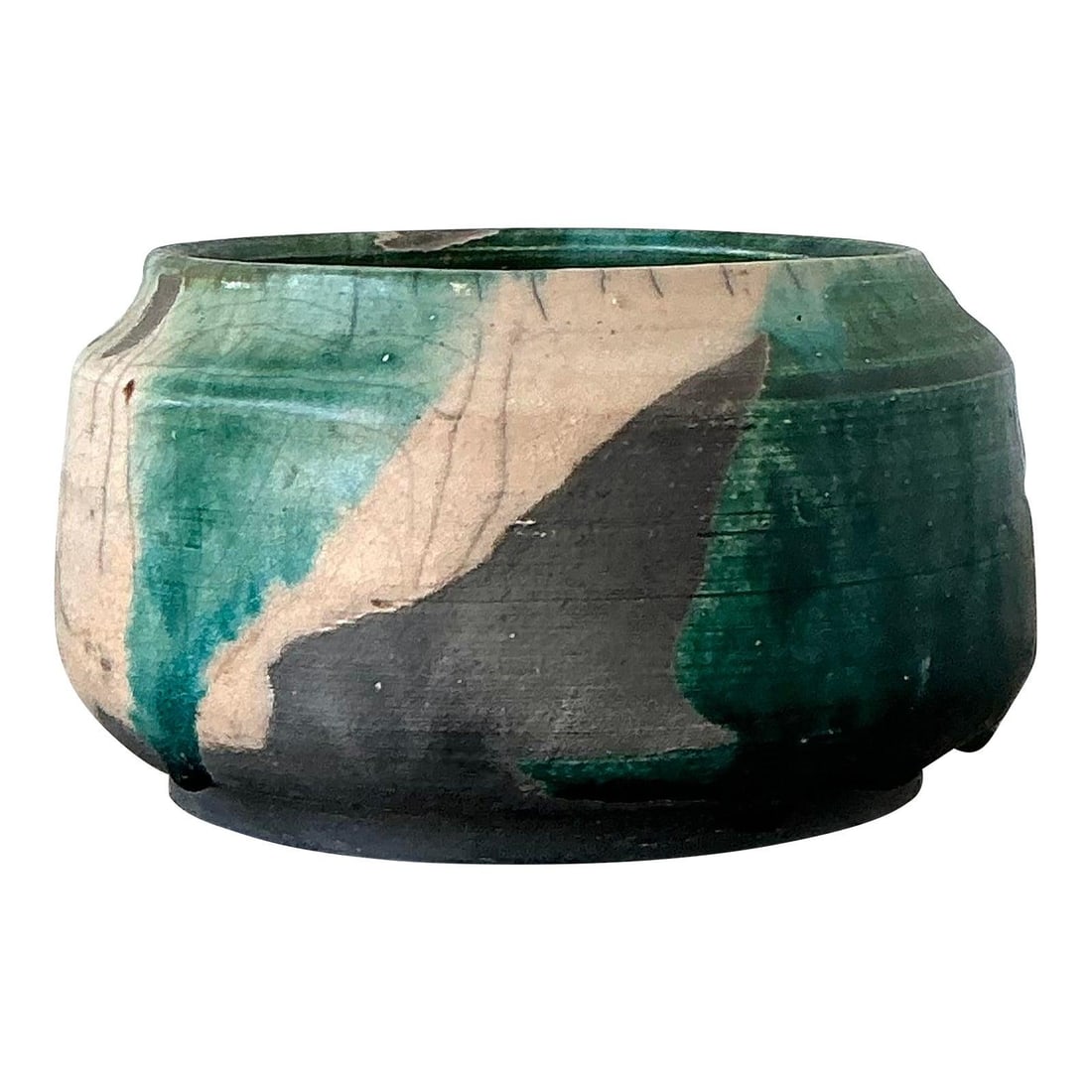 Emerald Green Stoneware Studio Bowl 5.75 Inch: Emerald Green Stoneware Studio Bowl 5.75 Inch This vintage original studio pottery bowl showcases 1970s textural expressionism, featuring a high-gloss emerald green drip glaze over a cream-colored bas