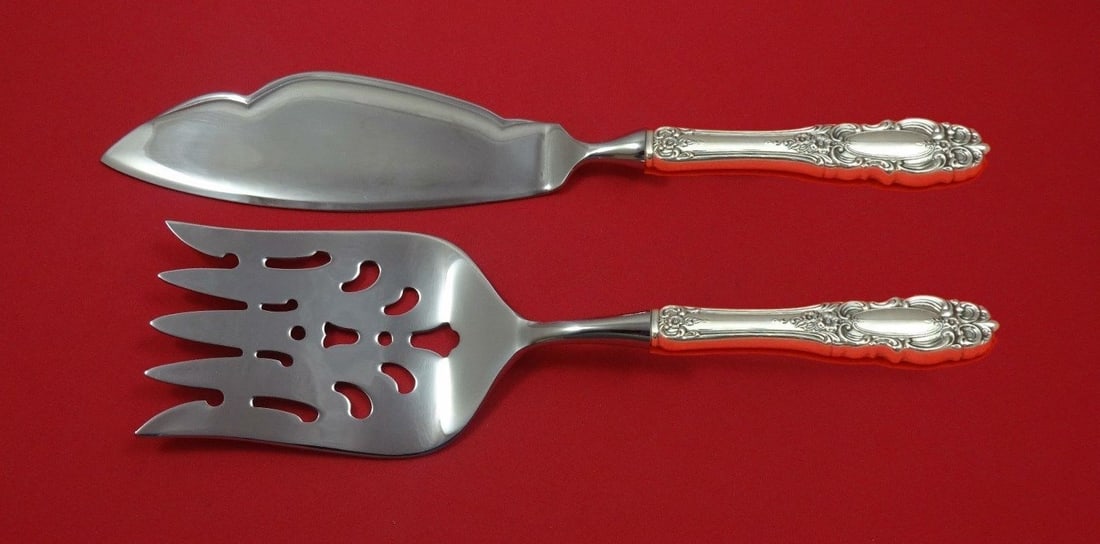 Towle Grand Duchess 2 Piece Fish Serving Set Sterling Silver HHWS: Towle Grand Duchess 2 Piece Fish Serving Set Sterling Silver HHWS A two-piece fish serving set in the Grand Duchess pattern by Towle. The set features sterling silver hollow handles with stainless ste