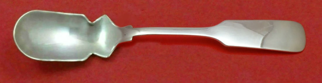 Gorham Old English Tipt Sterling Silver Horseradish Scoop 5 3/4 Custom Made: Gorham Old English Tipt Sterling Silver Horseradish Scoop 5 3/4 Custom Made This exquisite horseradish scoop, custom made in the stunning Old English Tipt pattern by Gorham, showcases the elegance of 