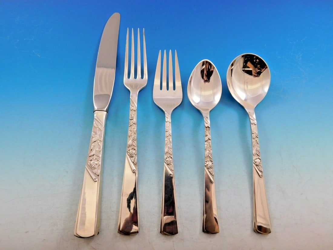 Stieff Rose Motif Sterling Silver Flatware Set for 6 with Caddy 30 Pieces: Stieff Rose Motif Sterling Silver Flatware Set for 6 with Caddy 30 Pieces Experience timeless elegance with this exquisite Rose Motif Sterling Silver Flatware Set by Stieff, featuring 30 meticulously 