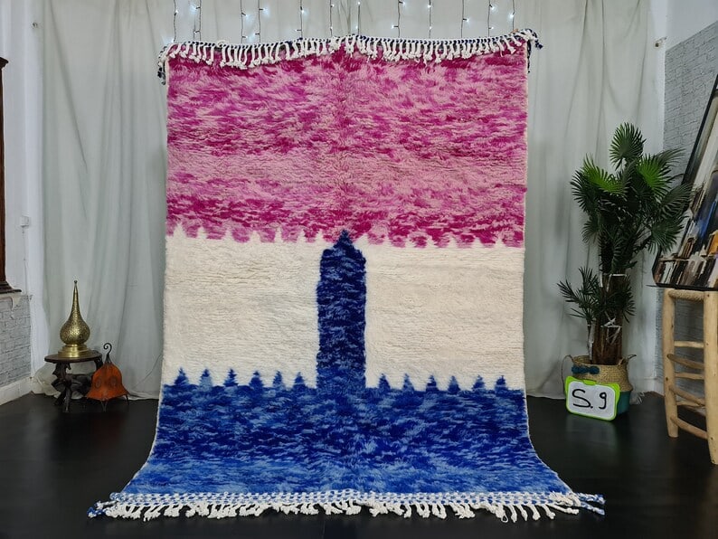 Handwoven Moroccan Elegant Soft Rug 100% Sheep Wool 8 x 5 Feet: Handwoven Moroccan Elegant Soft Rug 100% Sheep Wool 8 x 5 Feet Discover the beauty of authentic craftsmanship with this Elegant Soft Rug. Handwoven in the Atlas Mountains by skilled local Berber women