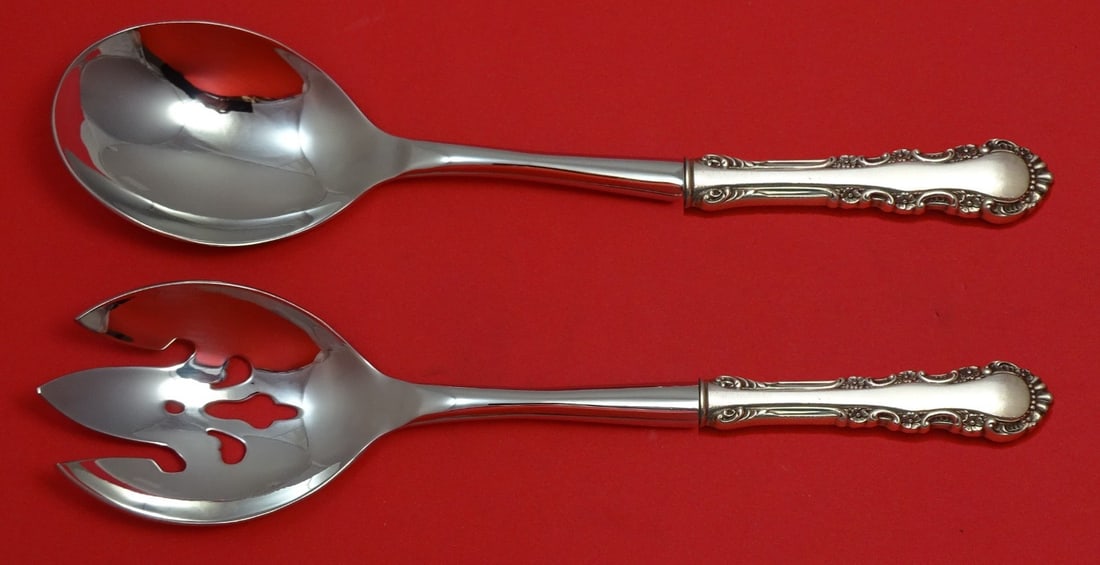 Reed and Barton Georgian Rose Sterling Silver Salad Serving Set 2pcs: Reed and Barton Georgian Rose Sterling Silver Salad Serving Set 2pcs Elevate your dining experience with this exquisite 2-piece Salad Serving Set from the renowned Reed & Barton, featuring the elegant