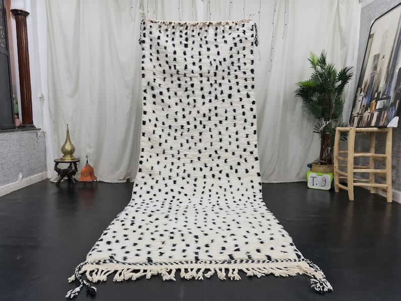 Handwoven Soft White Dotted Runner Rug 8 x 2.62 Feet Morocco: Handwoven Soft White Dotted Runner Rug 8 x 2.62 Feet Morocco Discover the charm of this authentic soft white runner rug, meticulously handwoven in the Atlas Mountains by skilled Berber women weavers. 