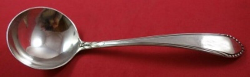 Lunt Coronet Sterling Silver Gravy Ladle 6 1/2 in (1 of 2)