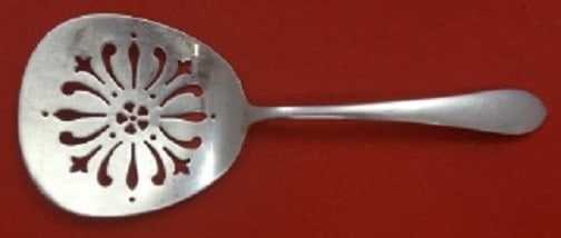 Gorham Old Colony New Sterling Silver Tomato Server 7.75": Gorham Old Colony New Sterling Silver Tomato Server 7.75" Presenting a stunning Old Colony New tomato server by Gorham, crafted from high-quality sterling silver. This exquisite serving piece measures