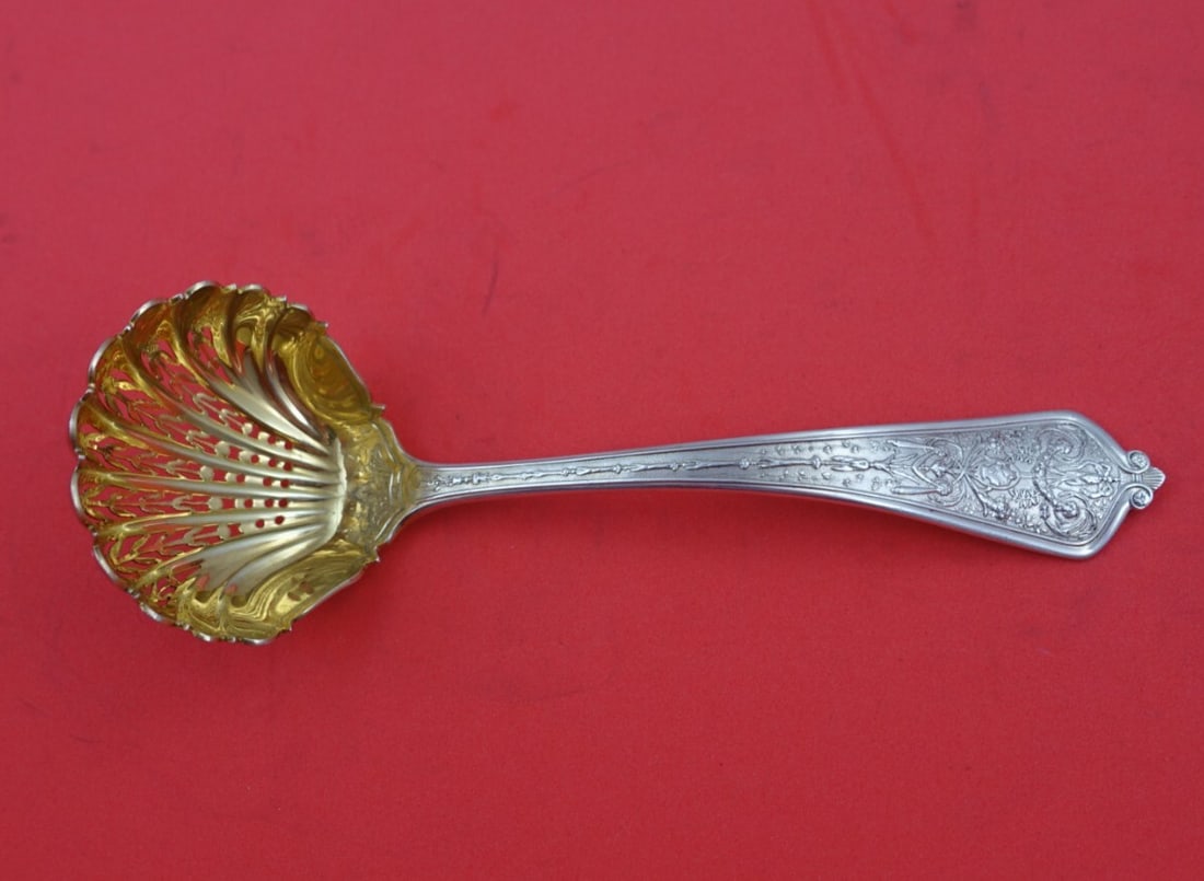 Gorham Lady Washington Sterling Silver Sugar Sifter Ladle Gold-Washed 6 7/8": Gorham Lady Washington Sterling Silver Sugar Sifter Ladle Gold-Washed 6 7/8" This exquisite sugar sifter ladle is crafted in sterling silver and features the elegant Lady Washington pattern by Gorham.