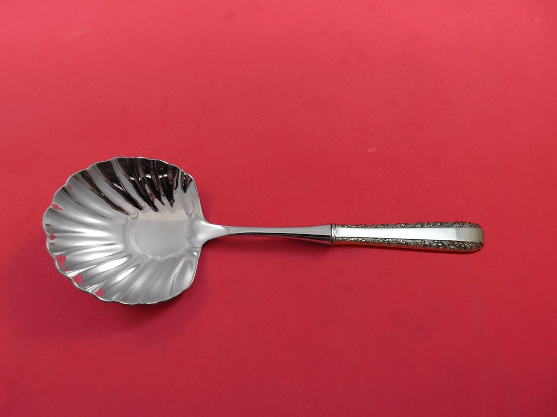 Towle Candlelight Sterling Silver Berry Spoon Custom Made Shell Bowl 10 3/8: Towle Candlelight Sterling Silver Berry Spoon Custom Made Shell Bowl 10 3/8 Indulge in the elegance of the Candlelight pattern by Towle with this exquisite sterling silver berry spoon. Featuring a hol