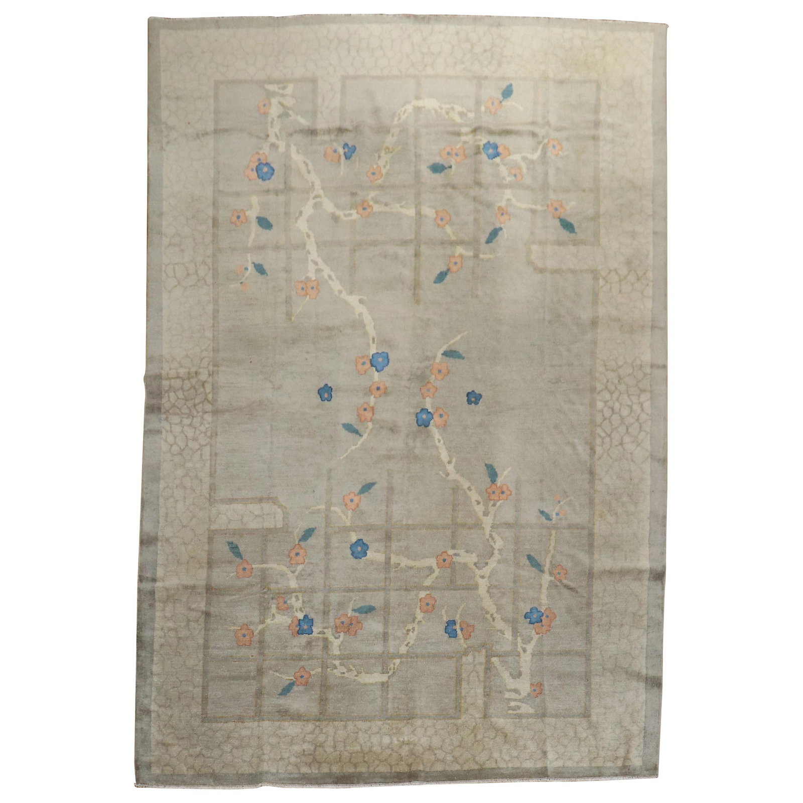 Chinoiserie Wool Floral Rug in Tranquil Gray 74 x 114 inches: Chinoiserie Wool Floral Rug in Tranquil Gray 74 x 114 inches Enhance your space with this exquisite early 20th-century Chinese floral rug, featuring a stunning Chinoiserie design on a soft gray field.