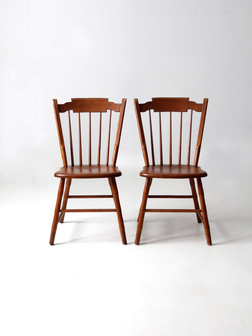 Pair of Conant Ball Mid Century Modern Windsor Dining Chairs Style 3504: Pair of Conant Ball Mid Century Modern Windsor Dining Chairs Style 3504 This pair of mid-20th century Conant Ball dining side chairs showcases a modern Windsor style, featuring a classic spindle back 