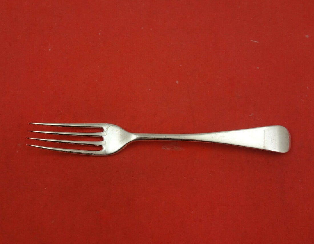 James Robinson Irish Rib Sterling Silver Fork 4-Tine 7 3/8": James Robinson Irish Rib Sterling Silver Fork 4-Tine 7 3/8" This exquisite 4-tine fork is crafted from sterling silver by James Robinson, featuring the elegant Irish Rib pattern. Measuring 7 3/8 inche