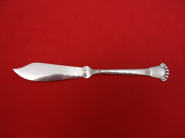 Fogh of Denmark Kugle Sterling Silver Fish Knife 8 3/8 in 1939: Fogh of Denmark Kugle Sterling Silver Fish Knife 8 3/8 in 1939 This exquisite fish knife, designed in the Kugle pattern by Fogh of Denmark, features a sleek sterling silver flat handle. Measuring 8 3/