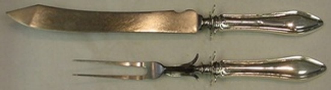 Towle Sterling Silver Mary Chilton 2pc Roast Carving Set: Towle Sterling Silver Mary Chilton 2pc Roast Carving Set This exquisite 2-piece roast carving set features the elegant Mary Chilton pattern by Towle. Crafted with a sterling silver hollow handle and d