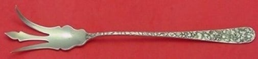 Schofield Baltimore Rose Sterling Silver 3-Tine Lettuce Fork 9.5": Schofield Baltimore Rose Sterling Silver 3-Tine Lettuce Fork 9.5" This exquisite 3-tine lettuce fork is crafted from sterling silver in the elegant Baltimore Rose pattern by Schofield. Measuring 9 1/2
