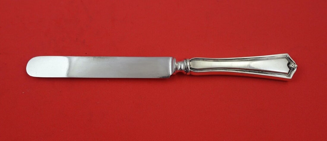 SSMC-Saart Potomac Sterling Silver Junior Knife 7.5" Vintage: SSMC-Saart Potomac Sterling Silver Junior Knife 7.5" Vintage This exquisite junior knife is part of the Potomac pattern by SSMC-Saart, crafted from high-quality sterling silver. The knife features a h