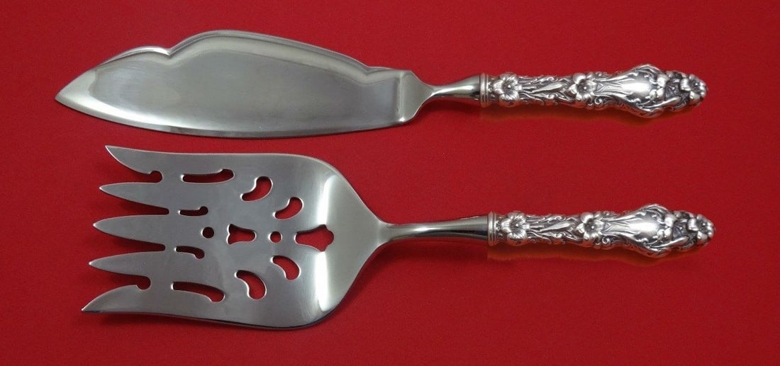 Lily by Whiting Sterling Silver 2 Piece Fish Serving Set: Lily by Whiting Sterling Silver 2 Piece Fish Serving Set Enhance your dining experience with this exquisite 2-piece fish serving set from the renowned Whiting brand, featuring the elegant Lily pattern