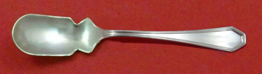 Dominick & Haff Sterling Silver Queen Anne Plain Horseradish Scoop Custom 5 3/4": Dominick & Haff Sterling Silver Queen Anne Plain Horseradish Scoop Custom 5 3/4" This exquisite horseradish scoop is crafted from sterling silver by Dominick & Haff, featuring the elegant Queen Anne P