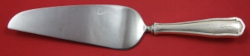 Shreve Dolores Sterling Silver Pie Server 10 1/4 Inch Monogrammed: Shreve Dolores Sterling Silver Pie Server 10 1/4 Inch Monogrammed Presenting the Dolores Pie Server by Shreve, crafted from high-quality sterling silver. This exquisite cake and pie server features an