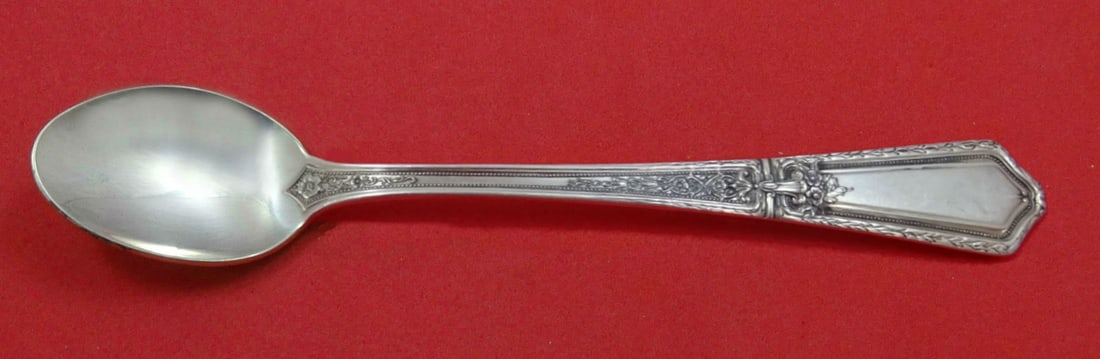 Towle D'Orleans Sterling Silver Infant Feeding Spoon 5 3/4" Custom Made: Towle D'Orleans Sterling Silver Infant Feeding Spoon 5 3/4" Custom Made This exquisite infant feeding spoon, measuring 5 3/4 inches, is crafted from sterling silver and showcases the elegant D'Orleans