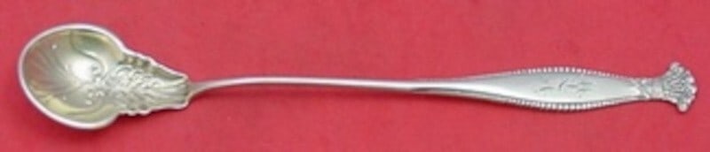 Shiebler Sandringham Sterling Silver Gold Washed Lettuce Spoon 8.5 in: Shiebler Sandringham Sterling Silver Gold Washed Lettuce Spoon 8.5 in This exquisite Sandringham serving spoon, crafted by Shiebler, showcases the elegance of sterling silver with a gold wash finish. 