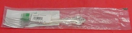 Towle El Grandee Sterling Silver Fish Fork New in Sleeve: Towle El Grandee Sterling Silver Fish Fork New in Sleeve Introducing the El Grandee Fish Fork by Towle, a stunning piece crafted from high-quality sterling silver. This exquisite fork features lavish,