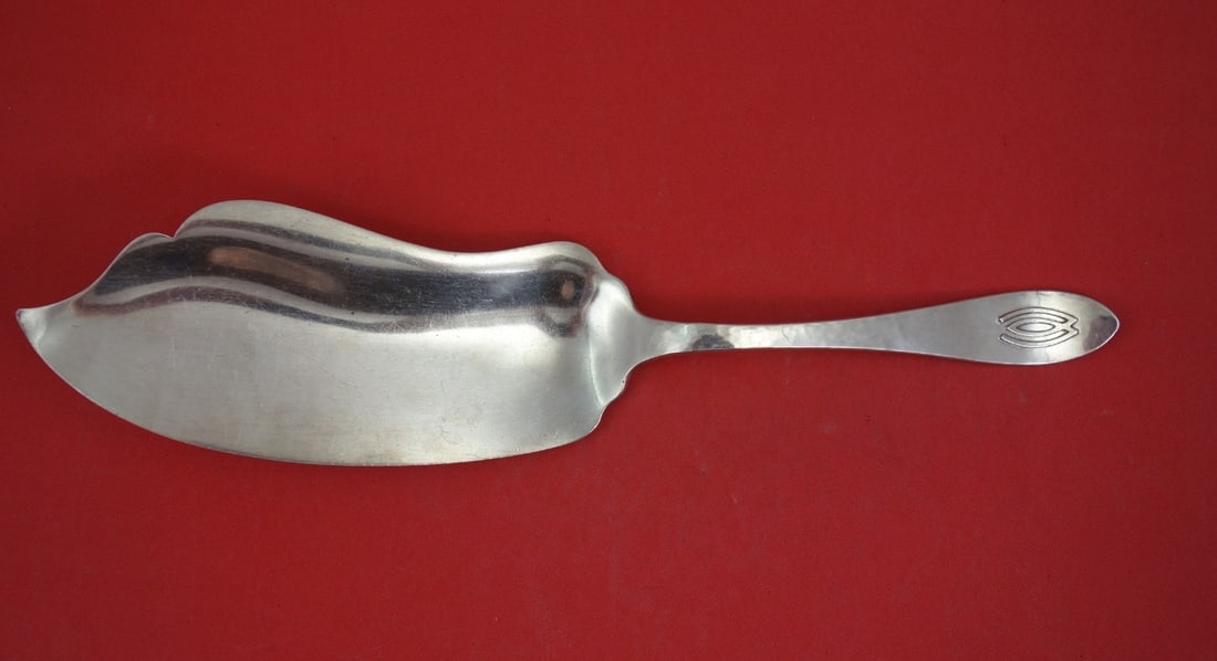 Shreve Buckingham Sterling Silver Fish Server Monogram M 11 1/2: Shreve Buckingham Sterling Silver Fish Server Monogram M 11 1/2 This is a sterling silver fish server in the Buckingham pattern by Shreve, dating from 1900-1940. The piece features an applied "M" mono