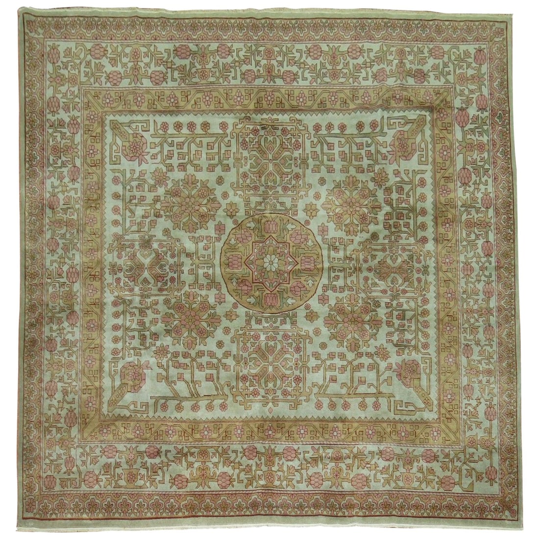 Rare Square 20th Century Khotan Wool Rug East Turkestan 96 in: Rare Square 20th Century Khotan Wool Rug East Turkestan 96 in This exquisite square botanical floral rug hails from East Turkestan and dates back to the 20th century. Featuring a unique Khotan style, 