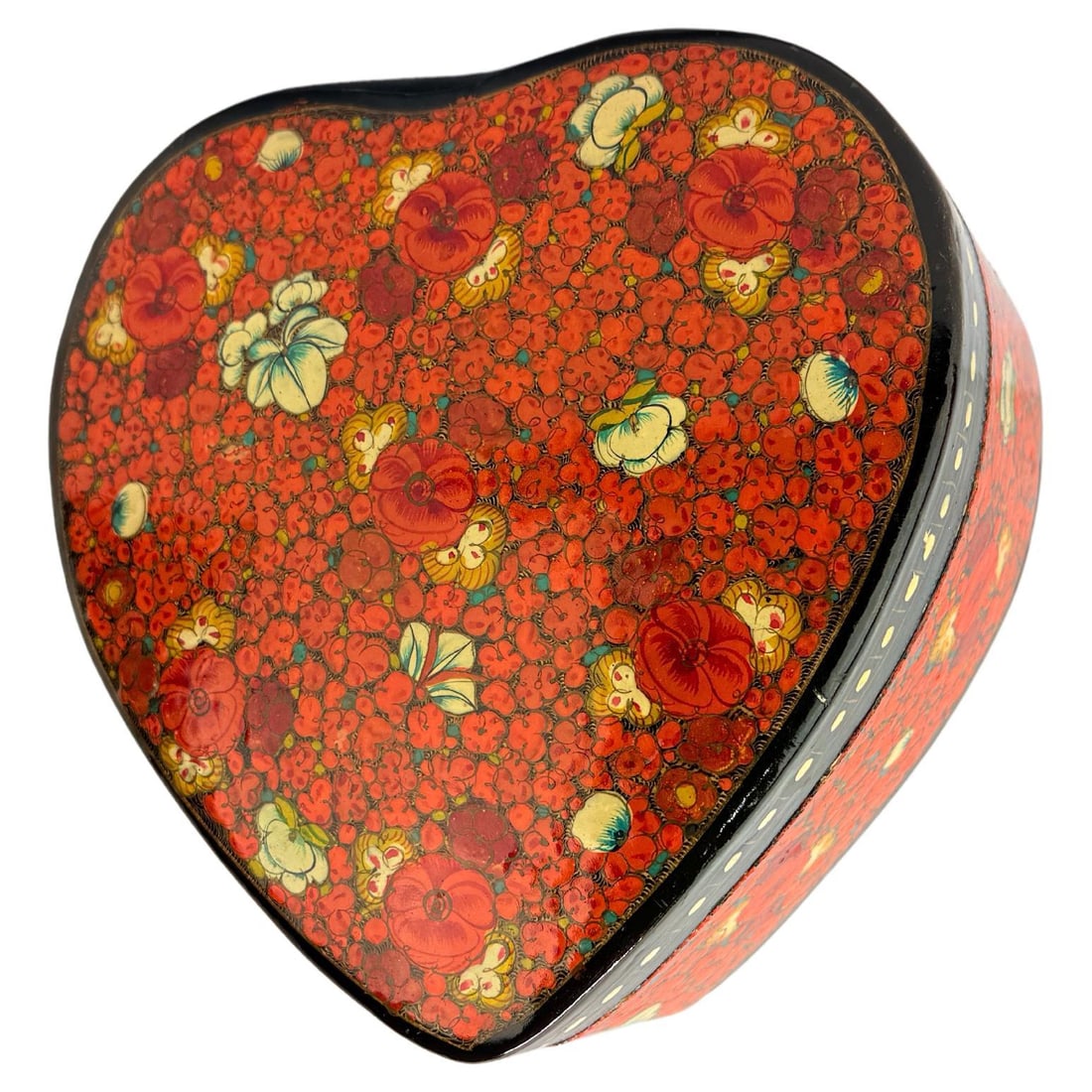 Vintage Kashmiri Heart Shaped Paper Mache Box with Floral Design: Vintage Kashmiri Heart Shaped Paper Mache Box with Floral Design This charming vintage Kashmiri heart-shaped paper mache box is a stunning example of traditional craftsmanship. Exquisitely hand-painte