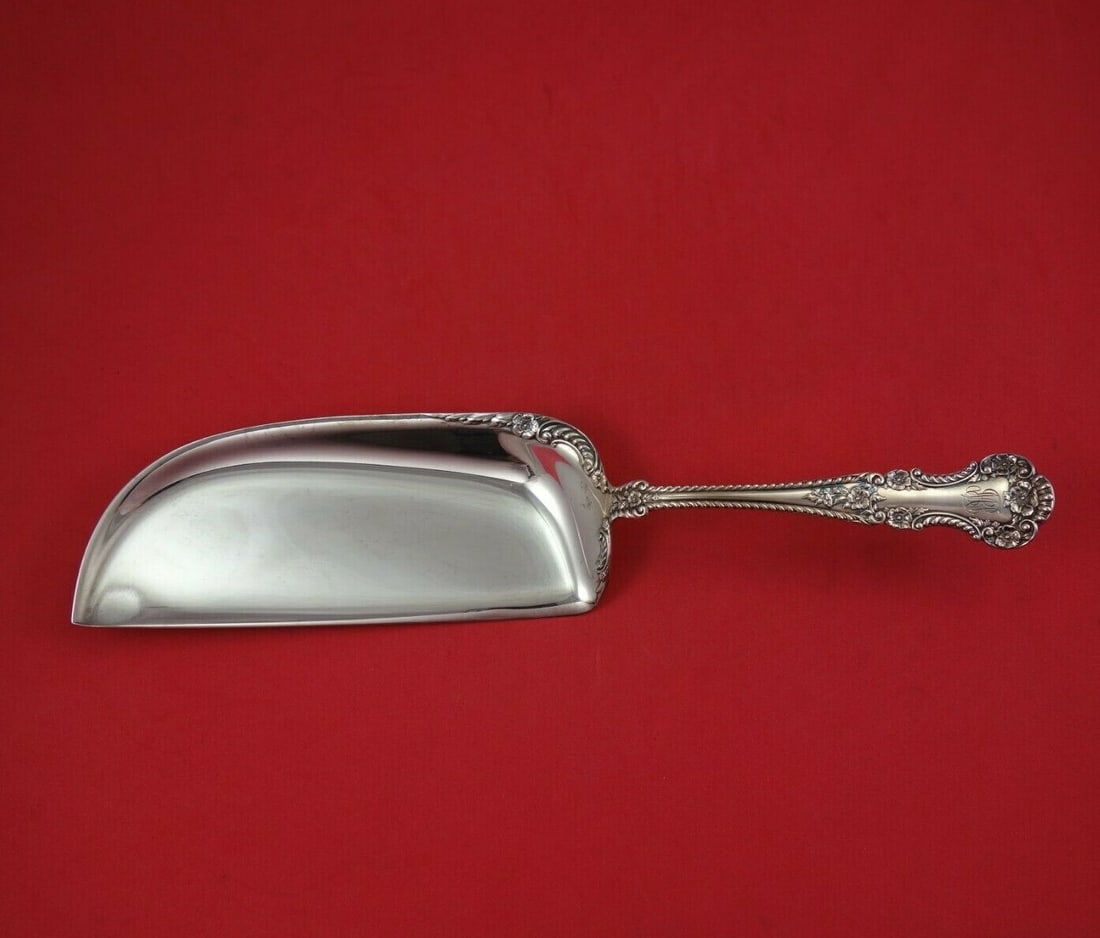Gorham Cambridge Sterling Silver Crumber 11.75 Inch Monogrammed: Gorham Cambridge Sterling Silver Crumber 11.75 Inch Monogrammed This exquisite crumber, measuring 11 3/4 inches, is crafted from high-quality sterling silver and features the elegant Cambridge pattern