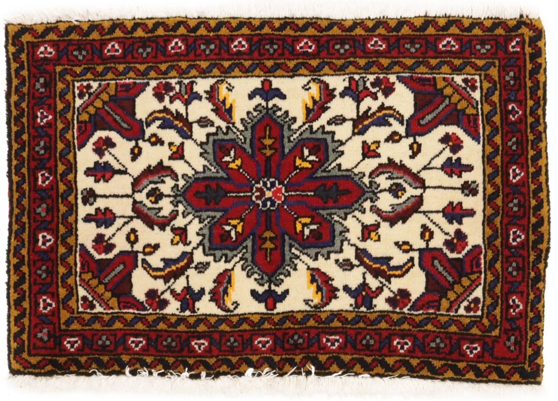 Vintage Handmade Tribal Geometric Wool Rug 2x3 ft: Vintage Handmade Tribal Geometric Wool Rug 2x3 ft Enhance your space with this Vintage Handmade Tribal Geometric Oriental Rug, a stunning addition to any entryway or small area. Crafted from high-qual