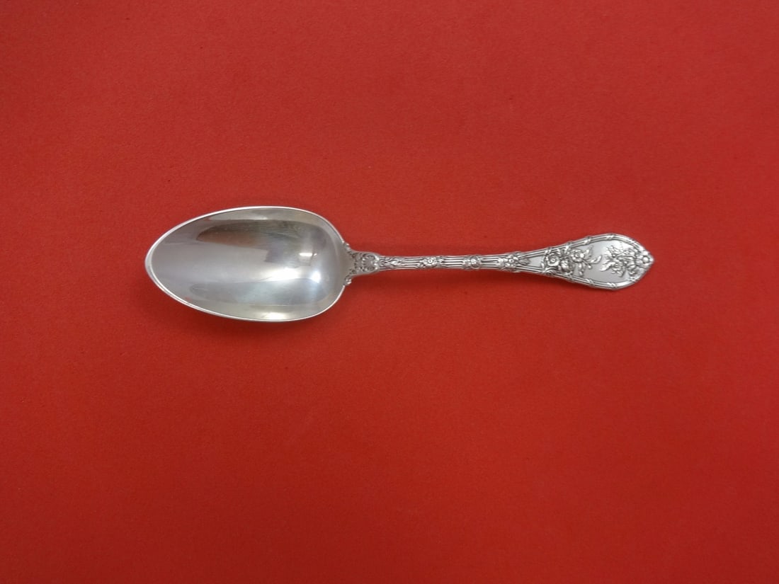 Durgin Dauphin Sterling Silver 6 Inch Pap Spoon Heirloom: Durgin Dauphin Sterling Silver 6 Inch Pap Spoon Heirloom Discover this exquisite Dauphin pattern pap spoon crafted by Durgin, measuring 6 inches in length. Made from high-quality sterling silver,