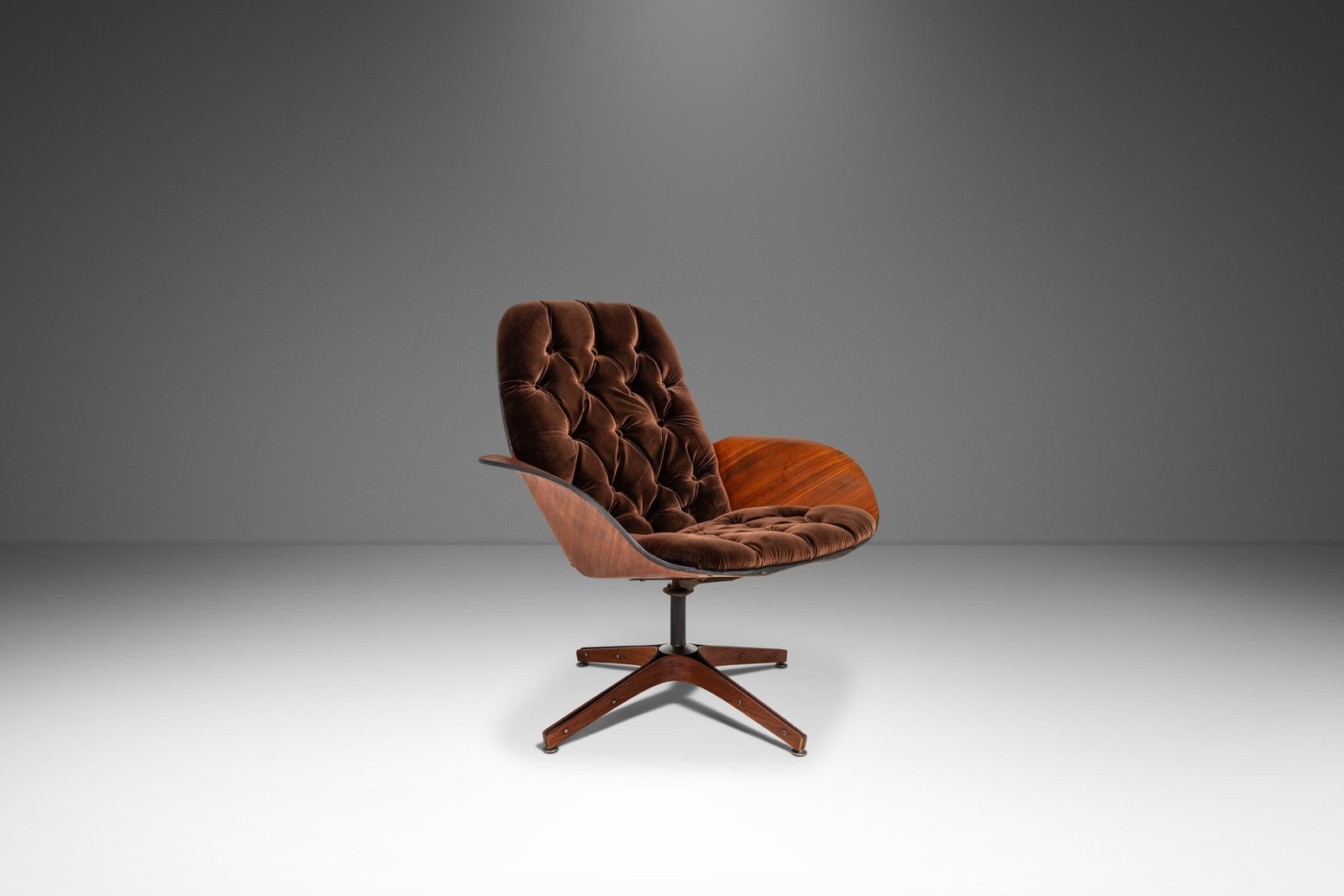 Plycraft Mrs. Chair Walnut Swivel Lounge by George Mulhauser 1960s: Plycraft Mrs. Chair Walnut Swivel Lounge by George Mulhauser 1960s Rare Mid-Century Modern low back swivel lounge chair designed by George Mulhauser for Plycraft, made in the USA circa the 1960s. It f