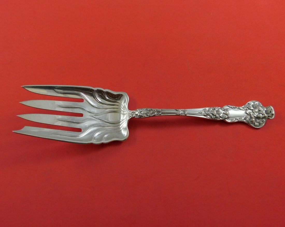 Watson Bridal Flower Sterling Silver Cold Meat Fork 7.75 Antique: Watson Bridal Flower Sterling Silver Cold Meat Fork 7.75 Antique This exquisite serving fork, crafted by Watson, features the elegant Bridal Flower pattern. Made from high-quality sterling silver, thi