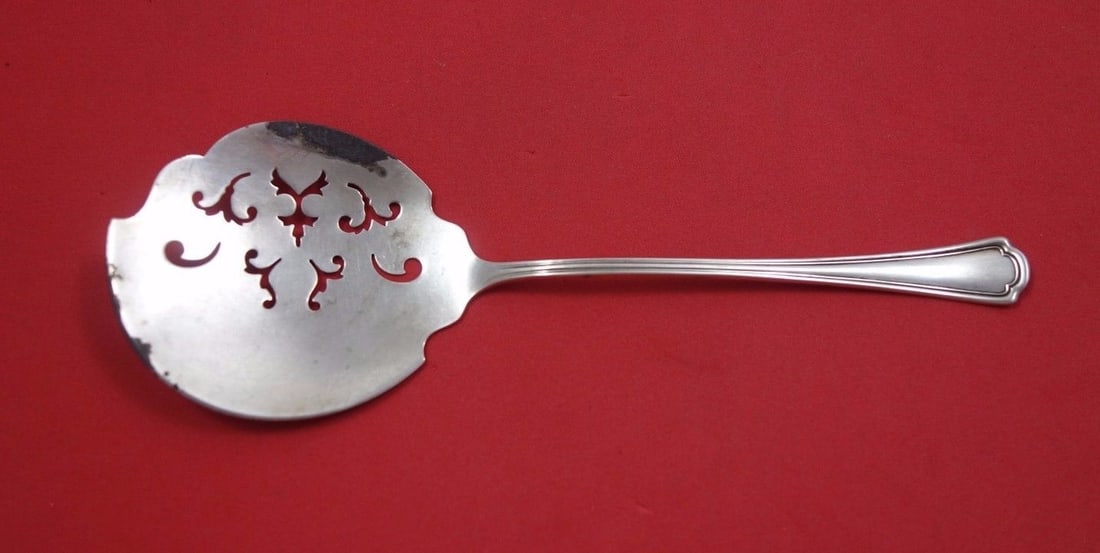 Reed and Barton Clovelly Sterling Silver Cucumber Server 7 1/4 Inch Pierced Design: Reed and Barton Clovelly Sterling Silver Cucumber Server 7 1/4 Inch Pierced Design This exquisite Clovelly cucumber server by Reed and Barton showcases a beautifully pierced design, crafted from high-