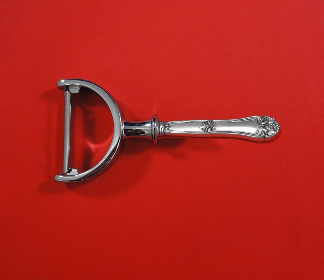Amston Frank Whiting Champlain Sterling Silver Vegetable Peeler Custom Made: Amston Frank Whiting Champlain Sterling Silver Vegetable Peeler Custom Made This Champlain vegetable peeler, crafted by Amston and Frank Whiting, showcases an elegant design with a custom-made hollow 