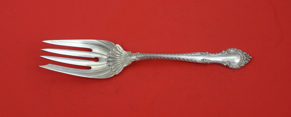 Gorham English Gadroon Sterling Silver Salad Serving Fork 8 1/8": Gorham English Gadroon Sterling Silver Salad Serving Fork 8 1/8" This beautiful salad serving fork features the elegant English Gadroon pattern by Gorham, crafted from high-quality sterling silver. Th