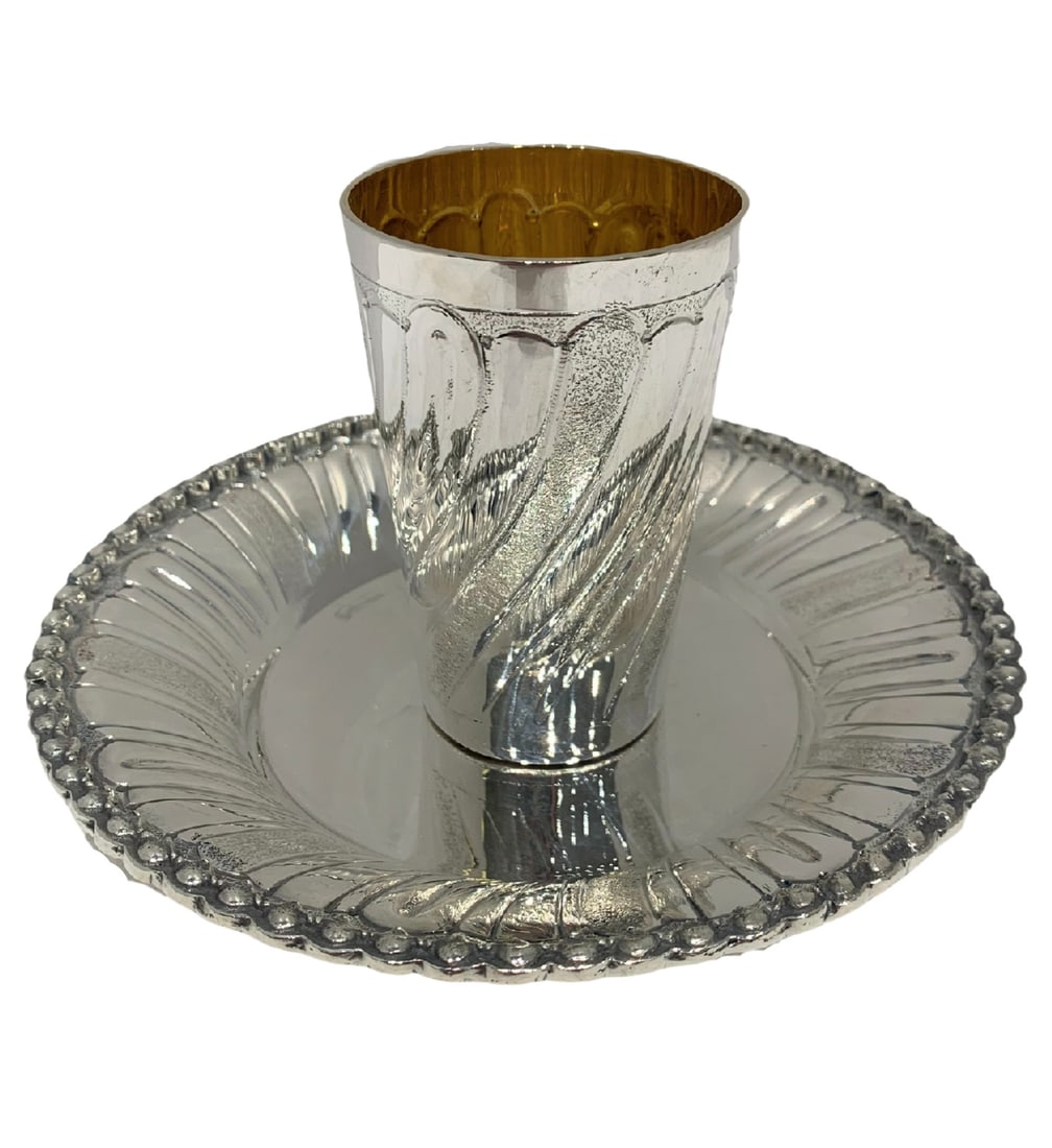 Italian 925 Sterling Silver Gilded Handmade Ornate Cup and Tray Set: Italian 925 Sterling Silver Gilded Handmade Ornate Cup and Tray Set This exquisite Italian cup and tray set is crafted from fine 925 sterling silver and features a stunning combination of matte and sh
