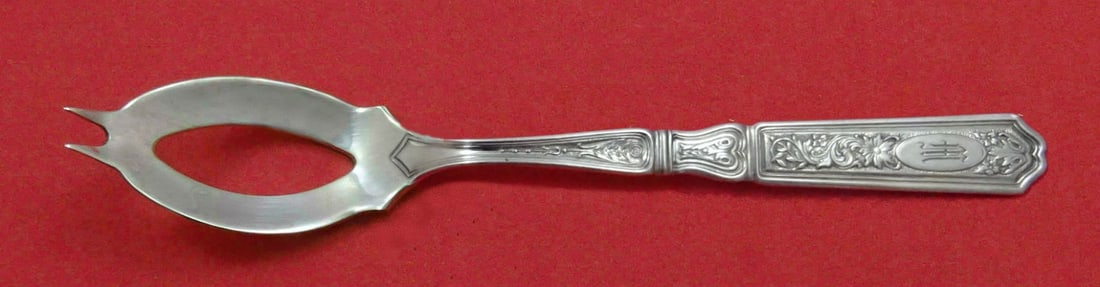 Gorham Sterling Silver Olive Spoon Saint Dunstan Chased 5 3/4 Inch: Gorham Sterling Silver Olive Spoon Saint Dunstan Chased 5 3/4 Inch This exquisite olive spoon features the intricate Saint Dunstan Chased pattern by Gorham, crafted from high-quality sterling silver. 